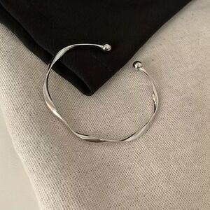 Boutique Twisted Cuff Bracelet Women OS Silver Open Bangle Minimalist Sculptural